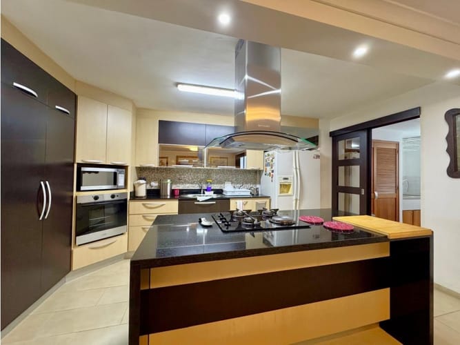 Apartamento de 3 alcobas en venta en Los Balsos, Medellín, 202 m² · foto 7 de 21