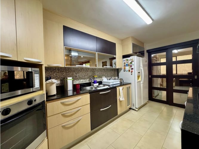 Apartamento de 3 alcobas en venta en Los Balsos, Medellín, 202 m² · foto 9 de 21