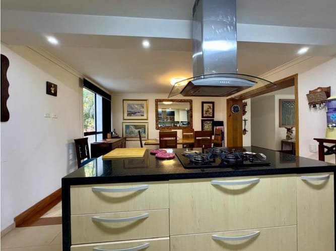 Apartamento de 3 alcobas en venta en Los Balsos, Medellín, 202 m² · foto 10 de 21