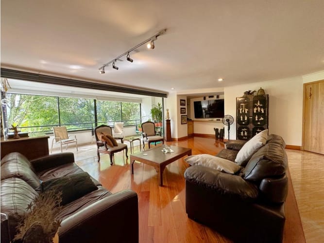 Apartamento de 3 alcobas en venta en Los Balsos, Medellín, 202 m² · foto 11 de 21
