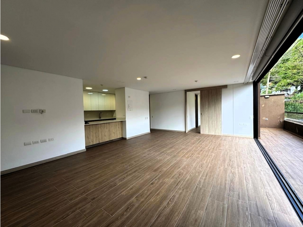 Apartamento en venta en Loma Del Escobero, Envigado · foto 4 de 24