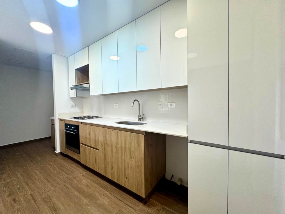 Apartamento en venta en Loma Del Escobero, Envigado · foto 9 de 24