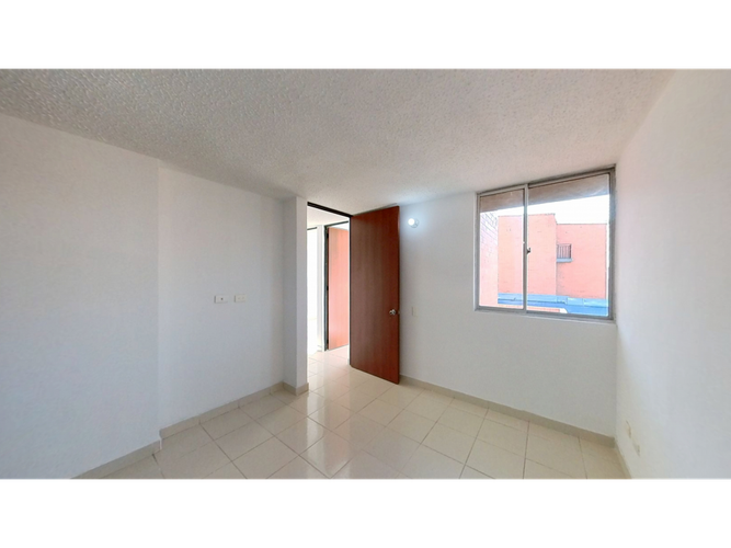 Apartamento de 3 alcobas en venta en Cr. La Finca Sm 9, Madrid, 68 m² · foto 3 de 22