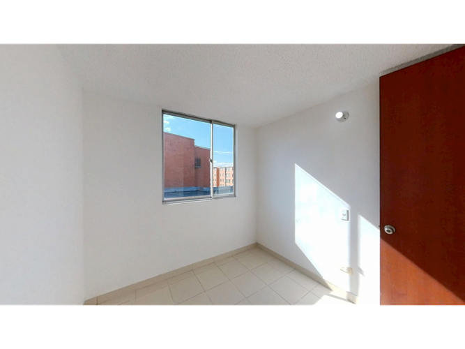 Apartamento de 3 alcobas en venta en Cr. La Finca Sm 9, Madrid, 68 m² · foto 12 de 22