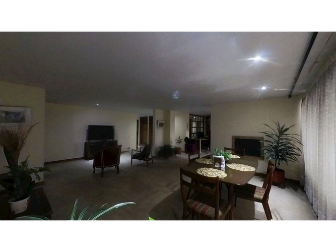 Apartamento de 4 alcobas en venta en Chico Norte, Bogotá, 184 m² · foto 2 de 24
