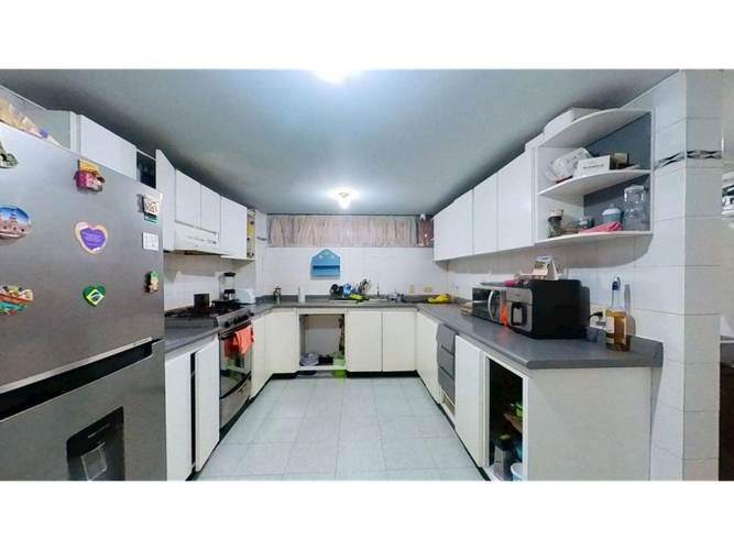 Apartamento de 4 alcobas en venta en Chico Norte, Bogotá, 184 m² · foto 12 de 24