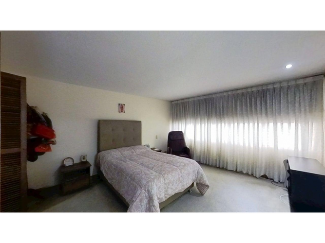 Apartamento de 4 alcobas en venta en Chico Norte, Bogotá, 184 m² · foto 13 de 24