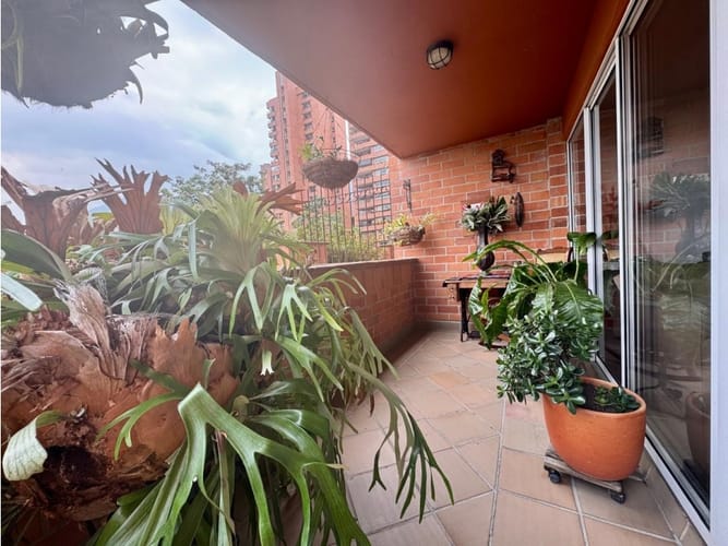 Apartamento de 3 alcobas en venta en Los Balsos, Medellín, 167 m² · foto 5 de 24