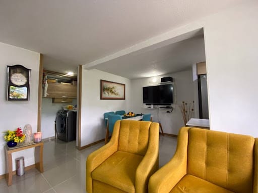 Apartamento de 3 alcobas en venta en Las Antillas, Envigado, 69 m² · foto 2 de 19