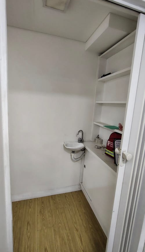 Local en venta en El Poblado, Medellín, 25 m² · foto 5 de 6