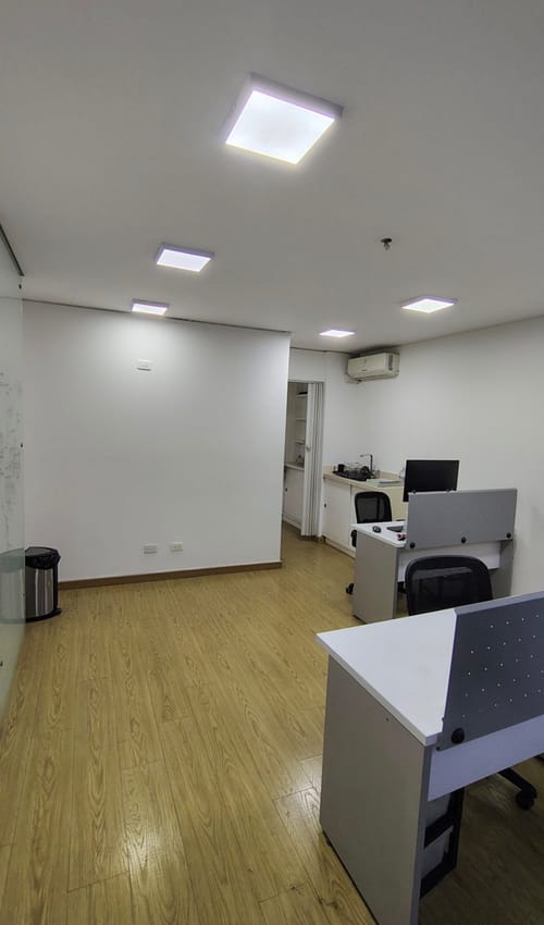 Local en venta en El Poblado, Medellín, 25 m² · foto 3 de 6