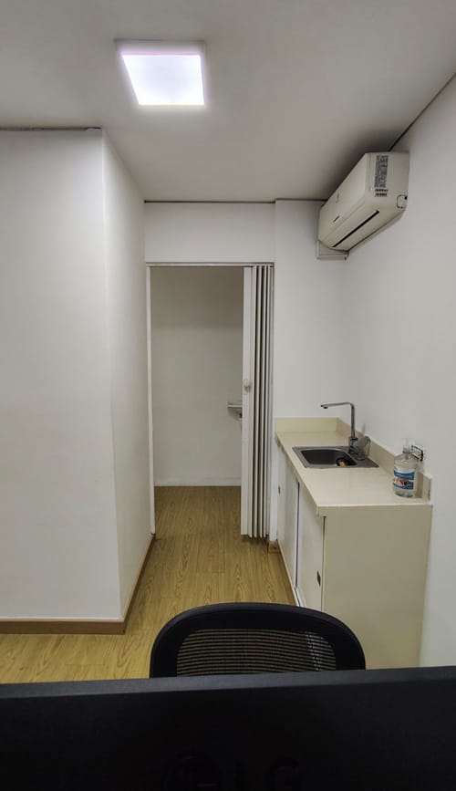 Local en venta en El Poblado, Medellín, 25 m² · foto 4 de 6