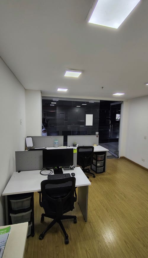 Local en venta en El Poblado, Medellín, 25 m² · foto 2 de 6