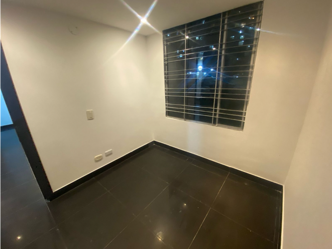 Apartamento de 2 alcobas en venta en Rincon De Mandalay, Bogotá, 40 m² · foto 2 de 15
