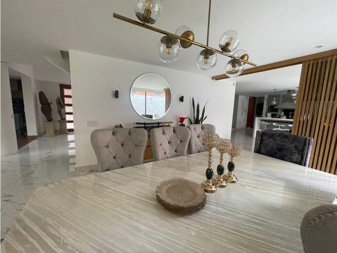 Casa de 5 alcobas en venta en San Jose De Bavaria, Bogotá, 580 m² · foto 10 de 12