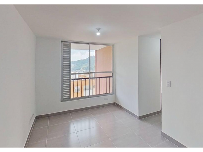 Apartamento de 2 alcobas en venta en San Martin, Bello, 41 m² · foto 2 de 17