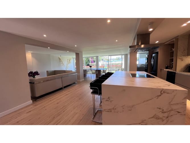 Casa en venta en San Jose De Bavaria, Bogotá · foto 2 de 24
