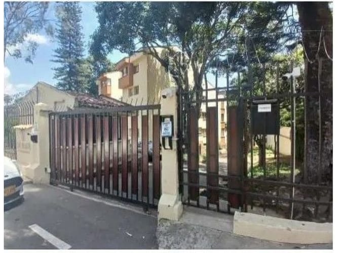 Apartamento de 4 alcobas en venta en La Visitación, Medellín, 213 m² · foto 4 de 15