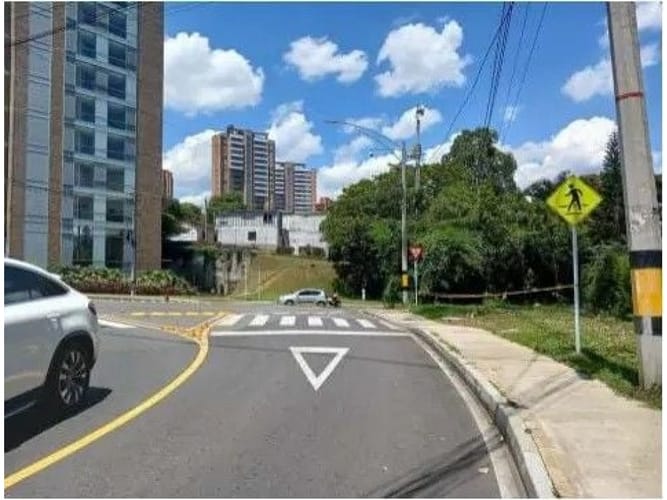 Apartamento de 4 alcobas en venta en La Visitación, Medellín, 213 m² · foto 12 de 15