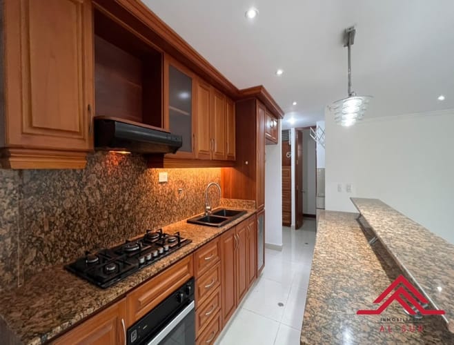 Casa de 4 alcobas en venta en Altos Del Poblado, Medellín, 273 m² · foto 11 de 20