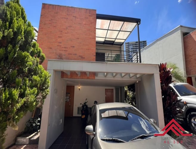 Casa de 4 alcobas en venta en Altos Del Poblado, Medellín, 273 m² · foto 2 de 20