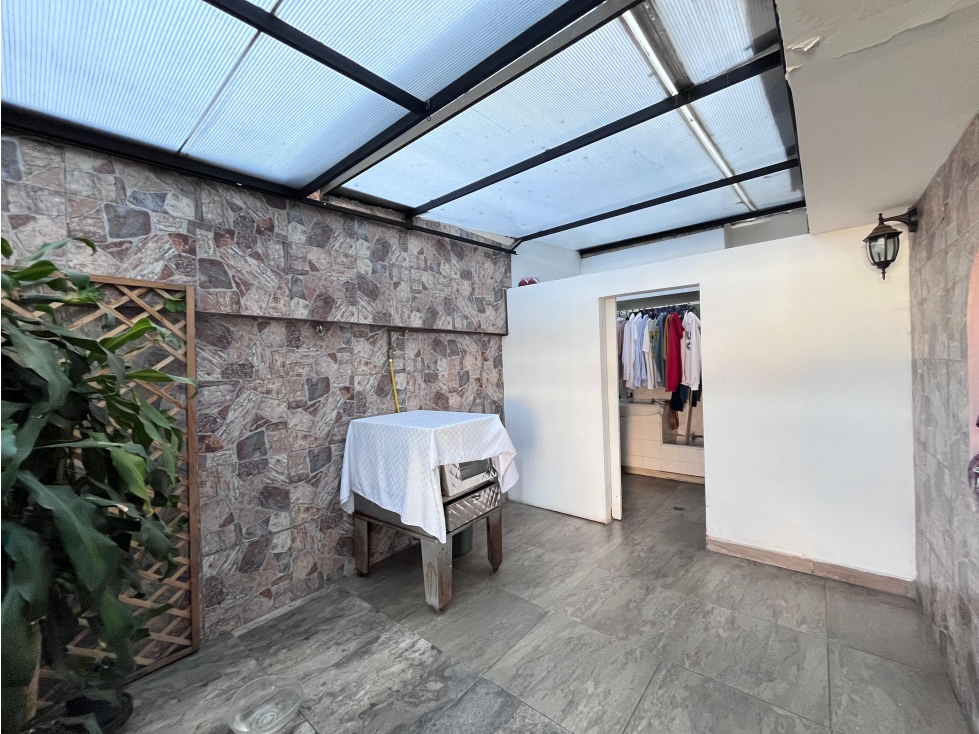 Casa en venta en San Jose De Bavaria, Bogotá · foto 8 de 24