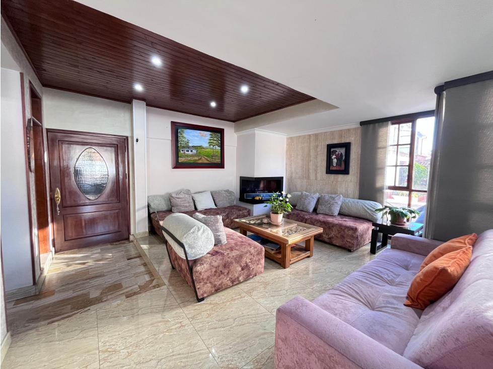 Casa en venta en San Jose De Bavaria, Bogotá · foto 11 de 24