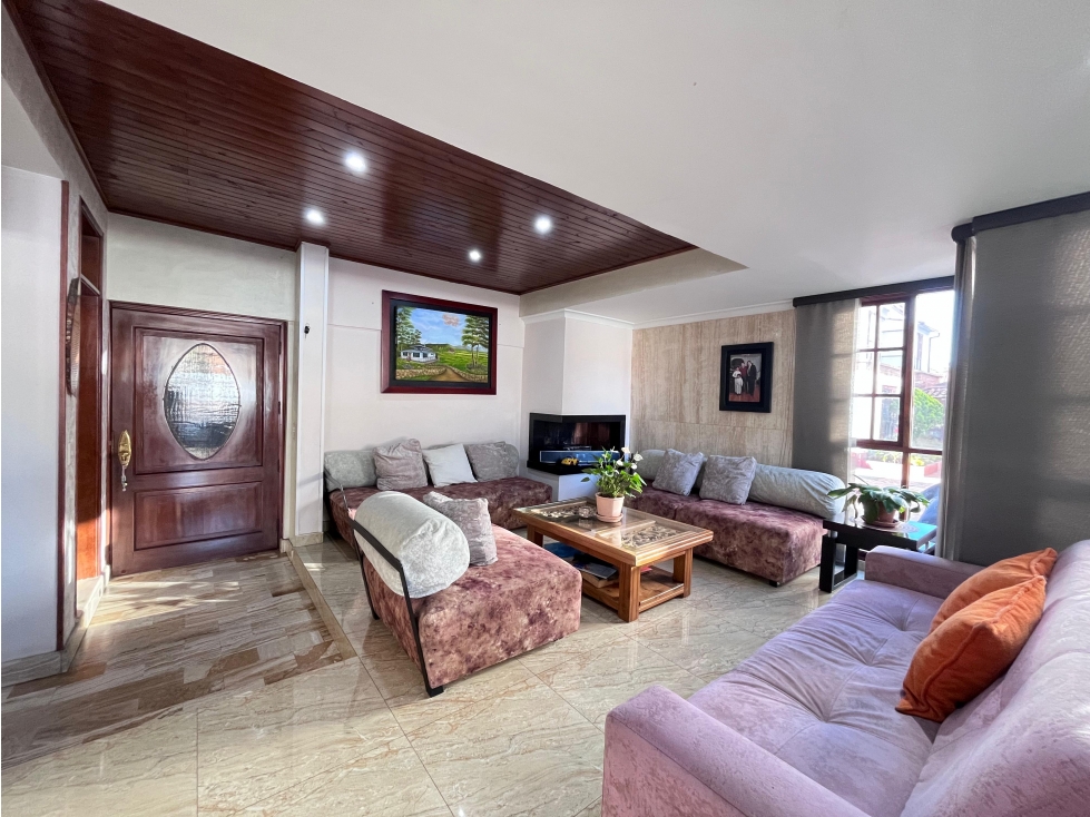 Casa en venta en San Jose De Bavaria, Bogotá · foto 21 de 24