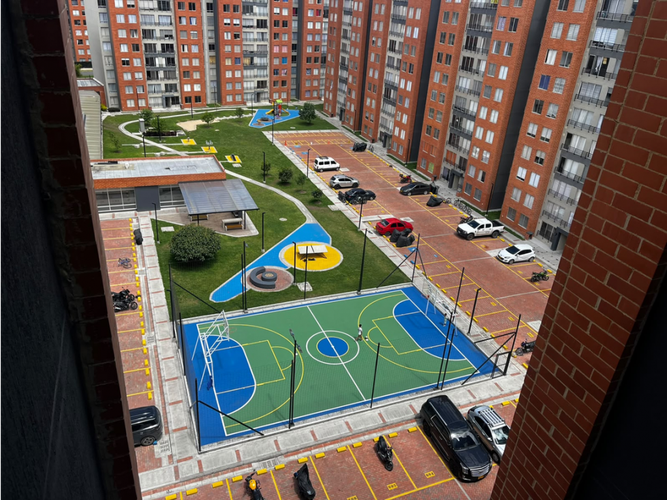 Apartamento de 2 alcobas en venta en El Cortijo, Madrid, 53 m² · foto 16 de 24