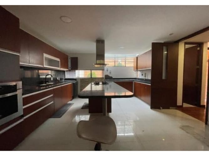 Casa de 3 alcobas en venta en Bosque De Pinos, Bogotá, 213 m² · foto 2 de 2