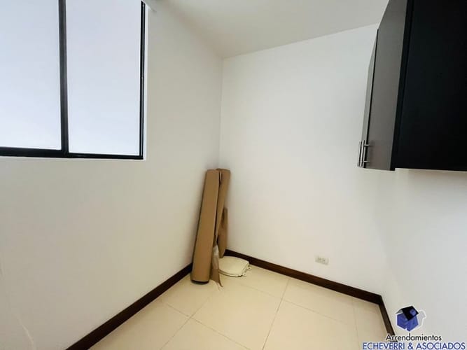 Casa de 3 alcobas en venta en Loma Del Chocho, Envigado, 520 m² · foto 6 de 24