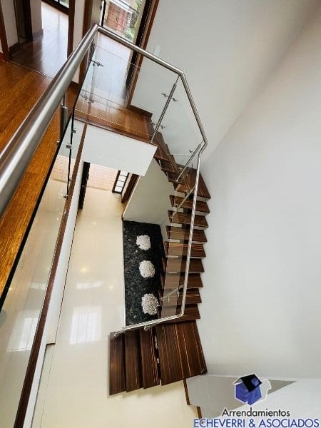 Casa de 3 alcobas en venta en Loma Del Chocho, Envigado, 520 m² · foto 9 de 24