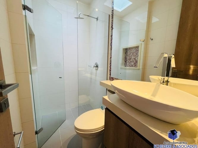 Casa de 3 alcobas en venta en Loma Del Chocho, Envigado, 520 m² · foto 11 de 24