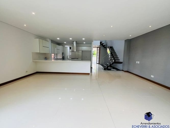 Casa de 3 alcobas en venta en Loma Del Chocho, Envigado, 520 m² · foto 15 de 24
