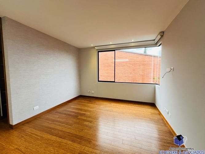 Casa de 3 alcobas en venta en Loma Del Chocho, Envigado, 520 m² · foto 16 de 24