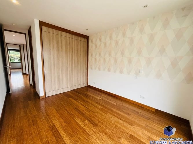 Casa de 3 alcobas en venta en Loma Del Chocho, Envigado, 520 m² · foto 19 de 24