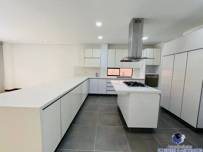 Casa de 3 alcobas en venta en Loma Del Chocho, Envigado, 520 m² · foto 20 de 24