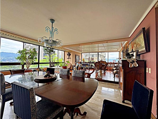 Apartamento de 4 alcobas en venta en Loma Del Campestre, Medellín, 477 m² · foto 10 de 24