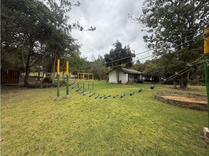 Casa en venta en Laura Vicuña, Chía, 450 m² · foto 3 de 12