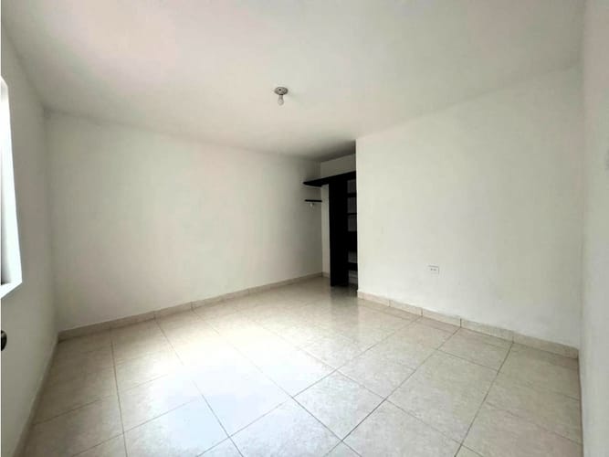 Casa en venta en Manila, Medellín, 331 m² · foto 11 de 13