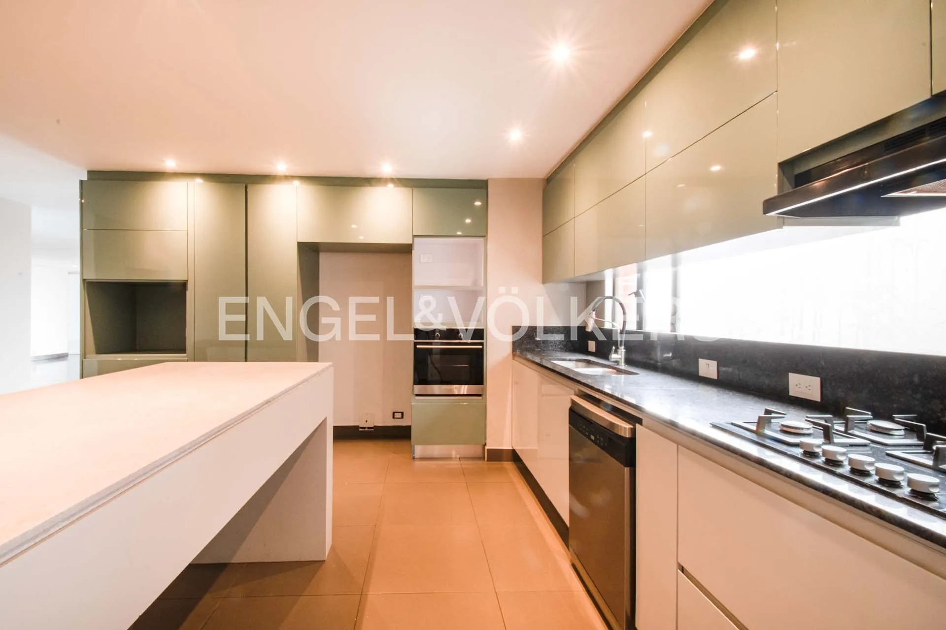 Apartamento en venta en Los Rosales, Bogotá · foto 7 de 19