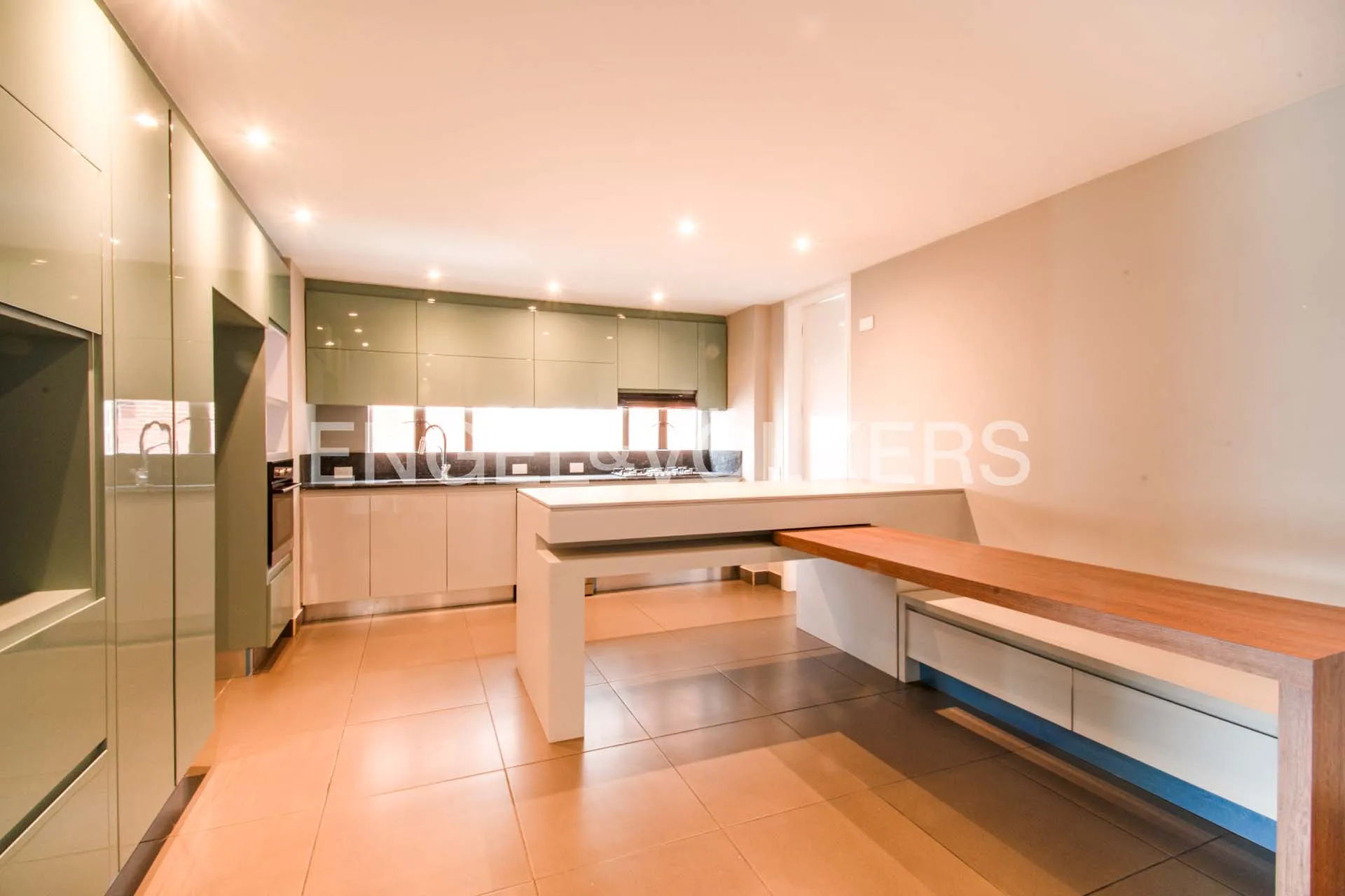 Apartamento en venta en Los Rosales, Bogotá · foto 6 de 19