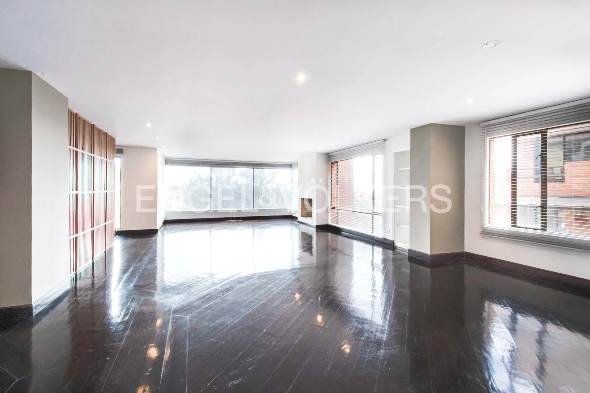 Apartamento en venta en Los Rosales, Bogotá · foto 3 de 19