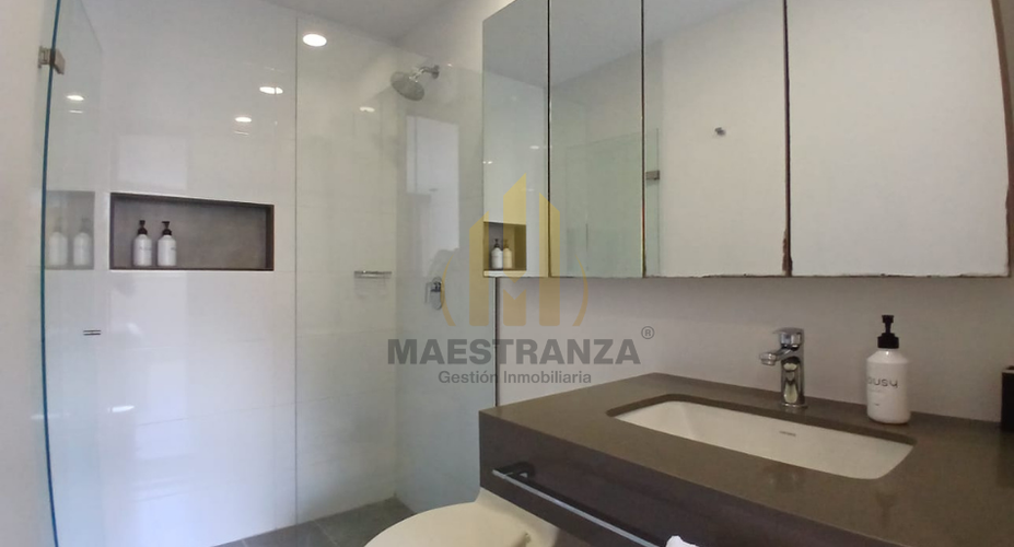 Apartaestudio en venta en La Aguacatala, Medellín, 62 m² · foto 14 de 16