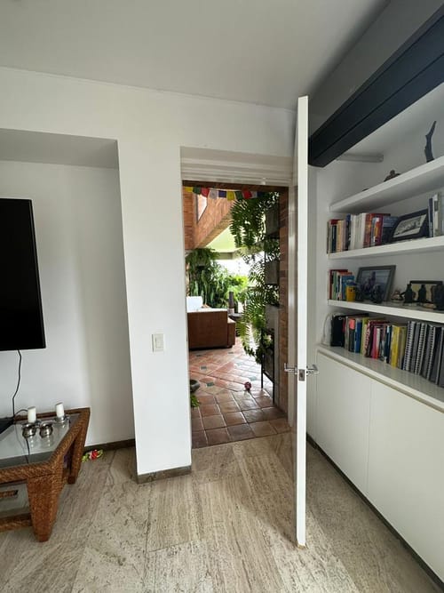 Apartamento de 3 alcobas en arriendo en Santa Teresita, Cali, 420 m² · foto 23 de 24