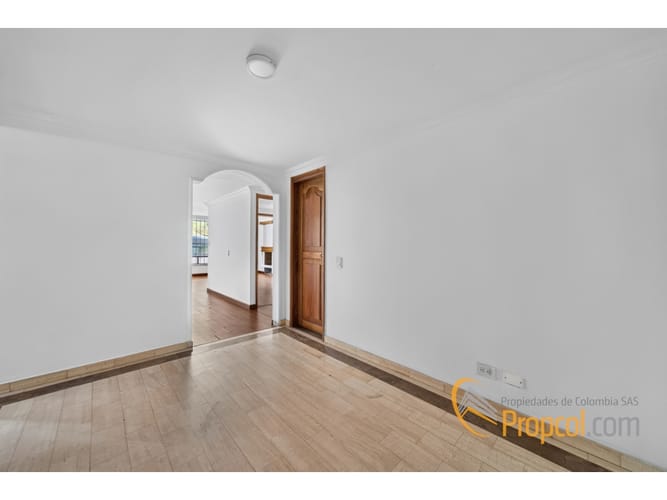 Apartamento en venta en La Calleja, Bogotá, 133 m² · foto 4 de 13