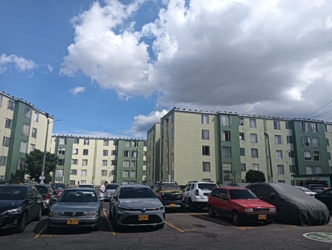 Apartamento de 3 alcobas en venta en Bochica, Bogotá, 48 m² · foto 2 de 21