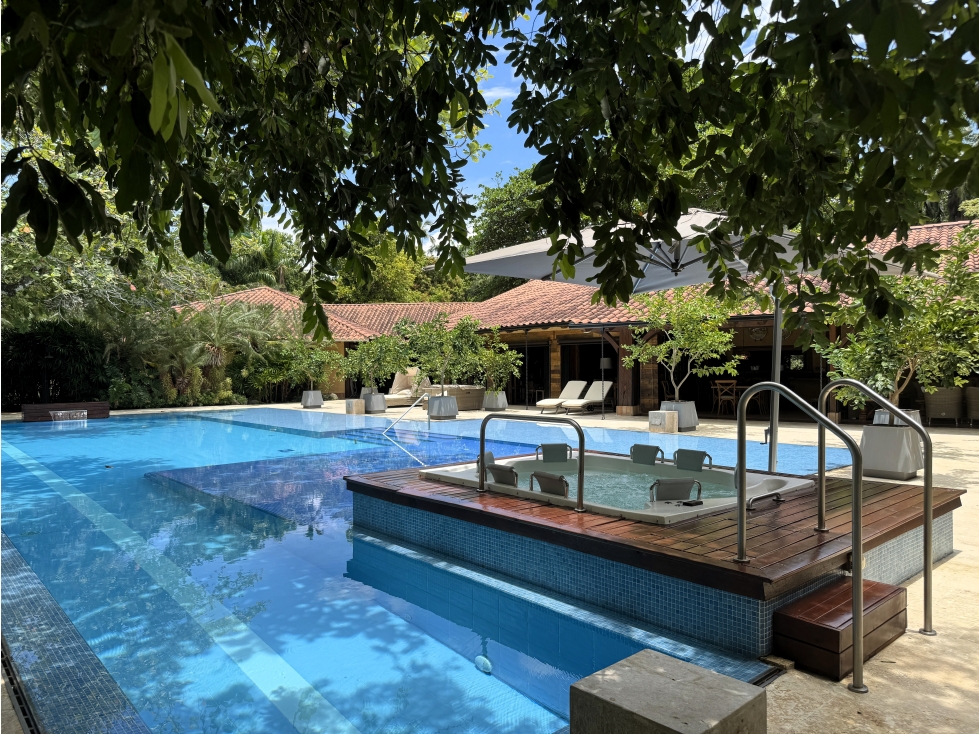 14BR Country House in El espinal (1000 m²) for Sale