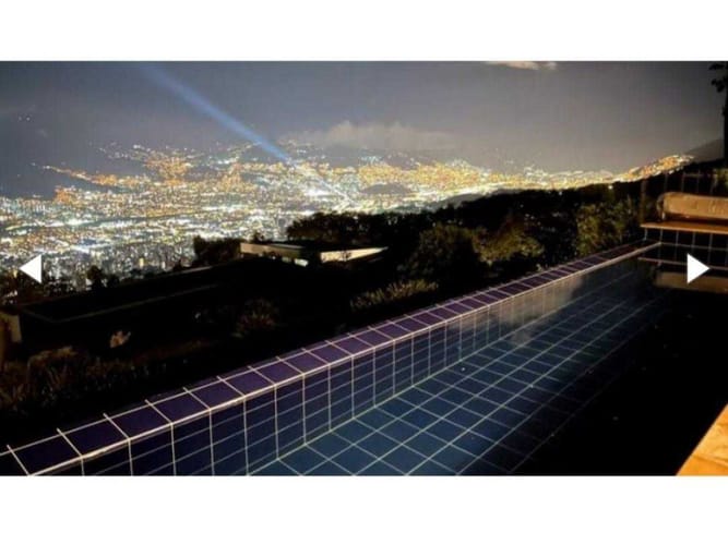 Casa de 3 alcobas en venta en Las Palmas, Medellín, 500 m² · foto 2 de 24