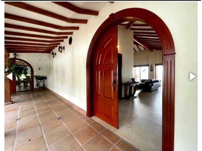 Casa de 3 alcobas en venta en Las Palmas, Medellín, 500 m² · foto 22 de 24